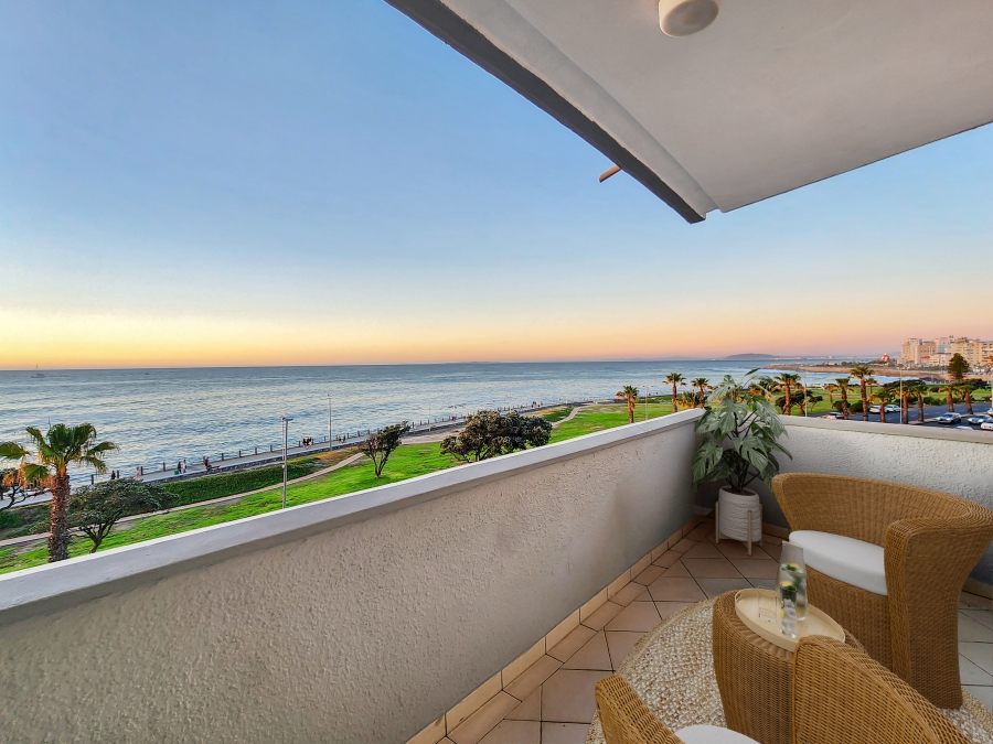 3 Bedroom Property for Sale in Sea Point Western Cape